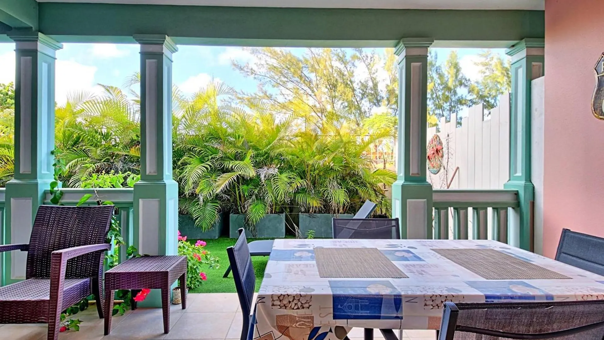 Appartement Bord De Mer Avec Climatisation, Piscine Et Parking - Fr-1-734-61 Orient Bay Apartmán