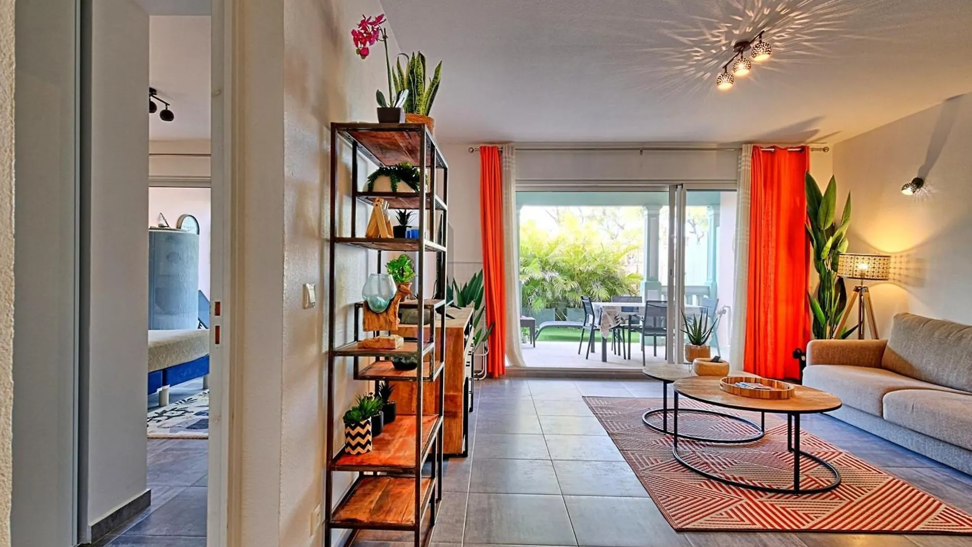Appartement Bord De Mer Avec Climatisation, Piscine Et Parking - Fr-1-734-61 Orient Bay Apartmán
